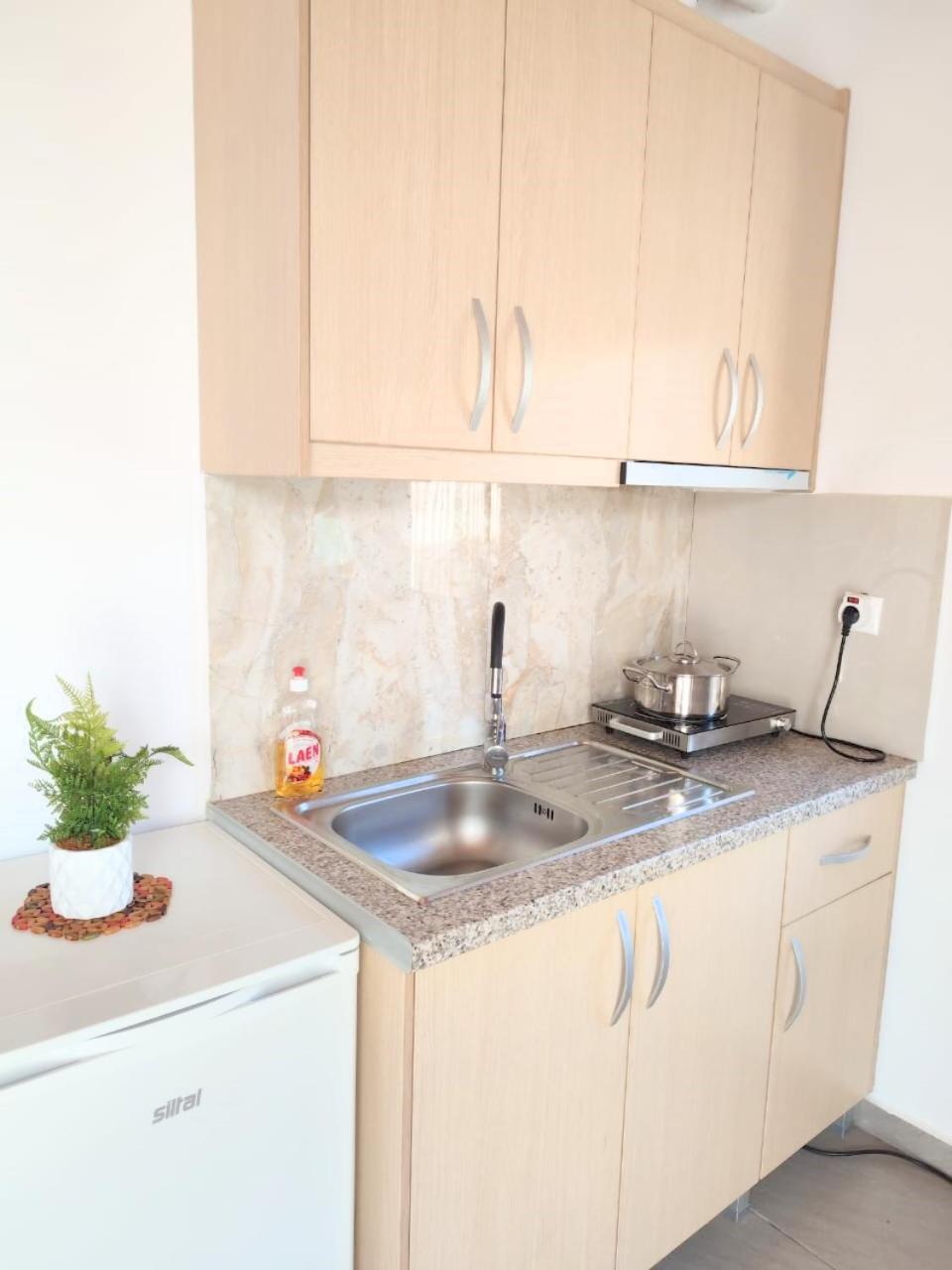 Dajana Apartments Ксамил Экстерьер фото