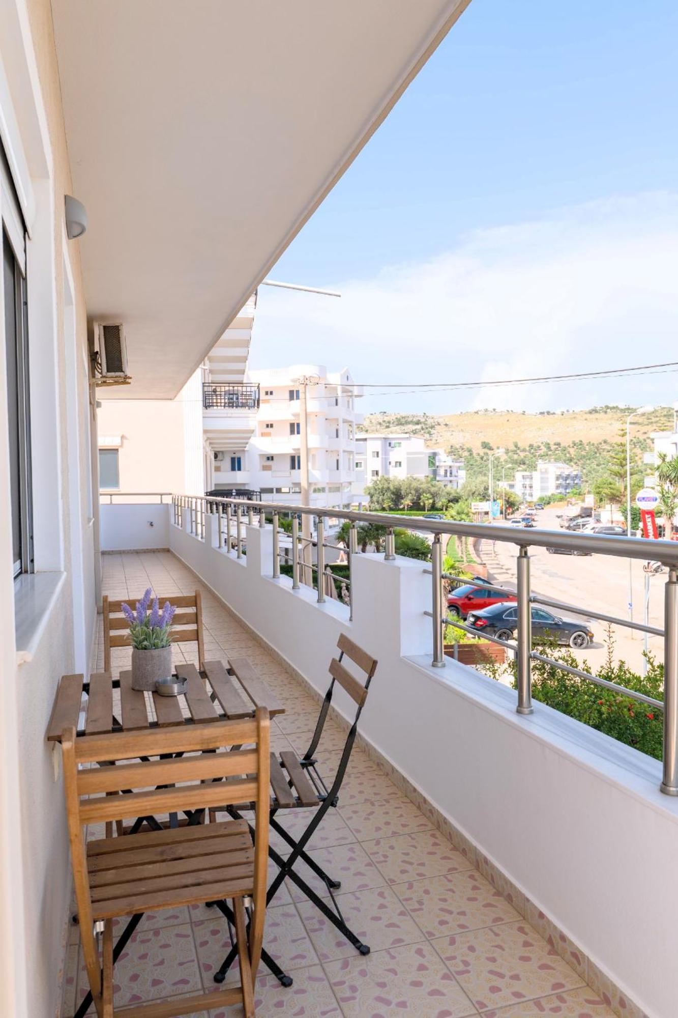 Dajana Apartments Ксамил Экстерьер фото