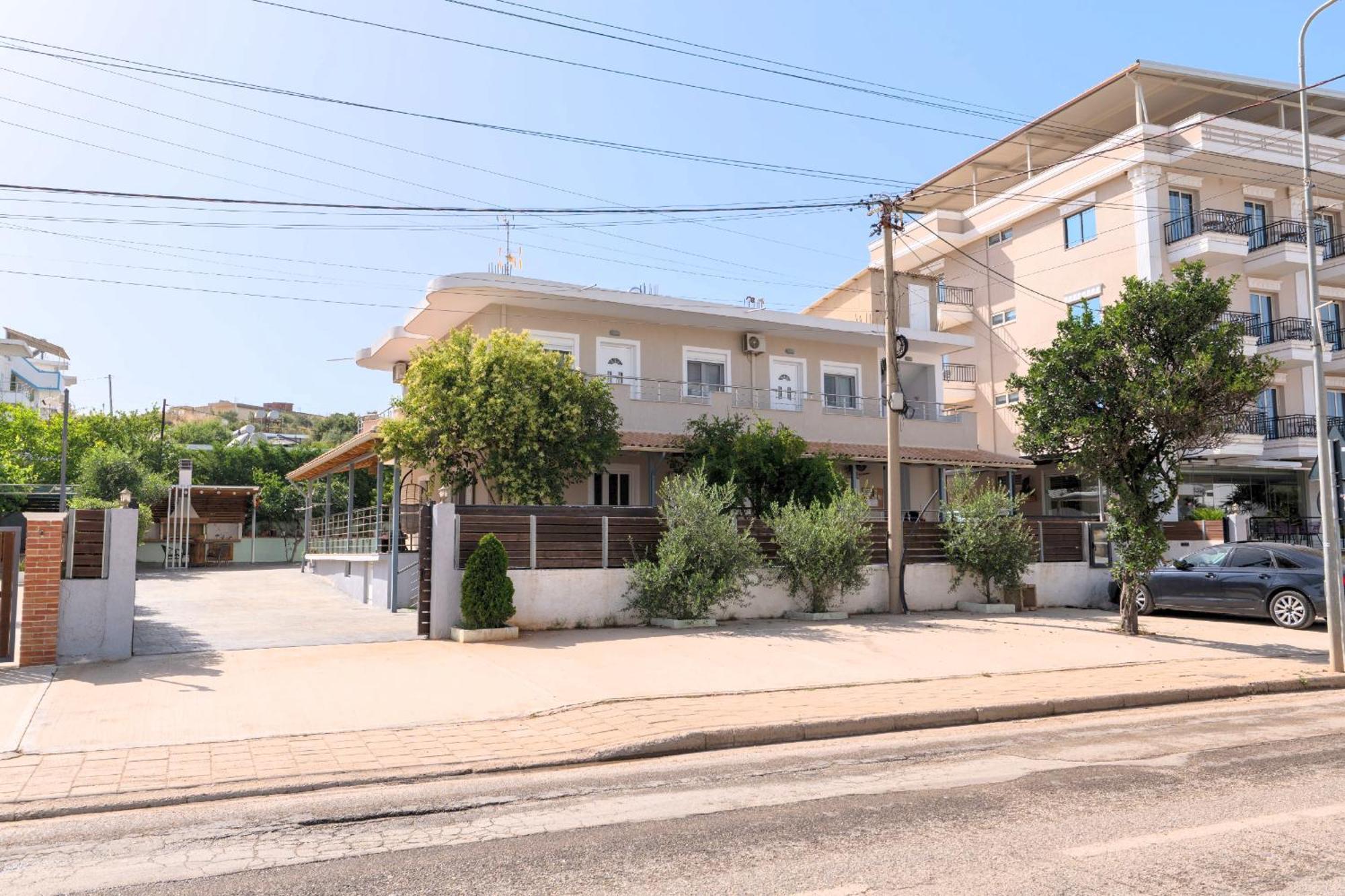 Dajana Apartments Ксамил Экстерьер фото
