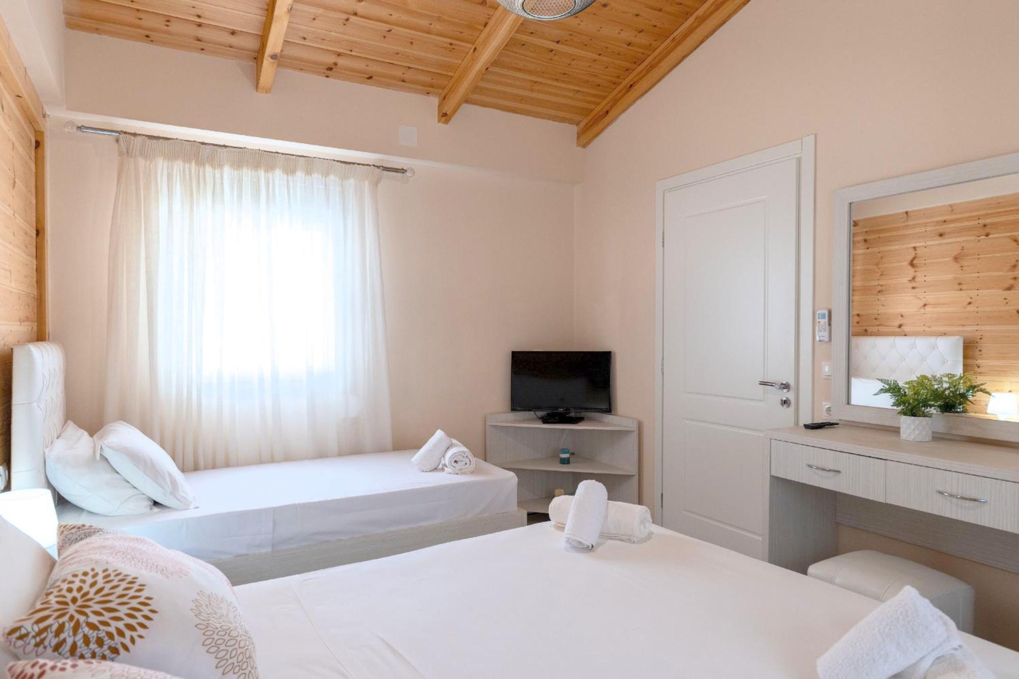 Dajana Apartments Ксамил Экстерьер фото